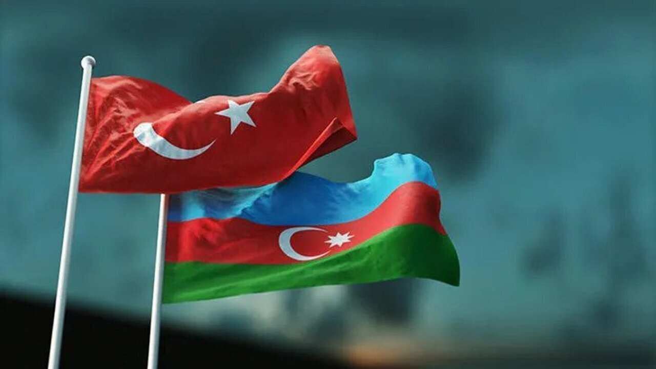 Bakü'de, '100. Yılda Türkiye Azerbaycan Kardeşlik' konferansı düzenlendi