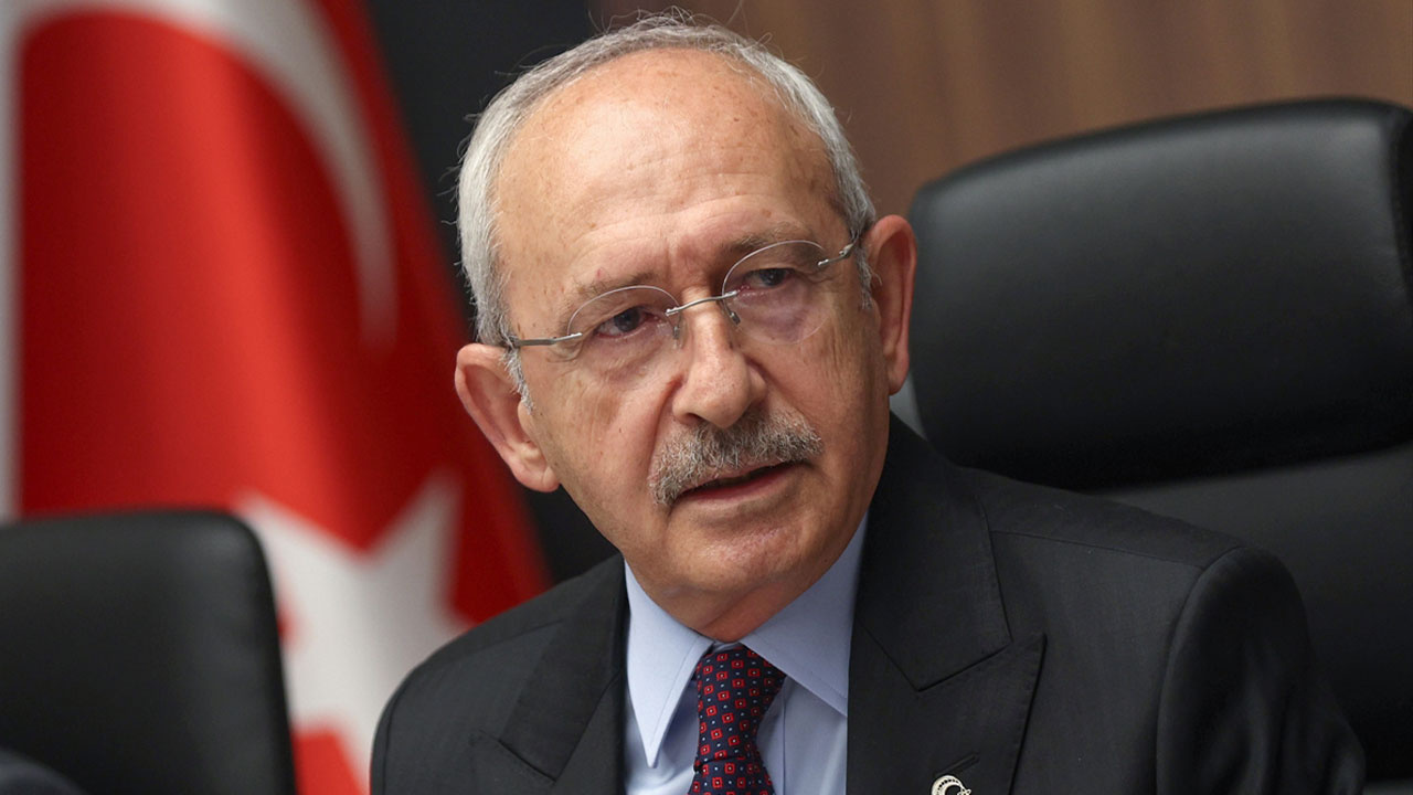 CHP kritik kurultaya hazırlanıyor, Kılıçdaroğlu aday olacağını açıkladı