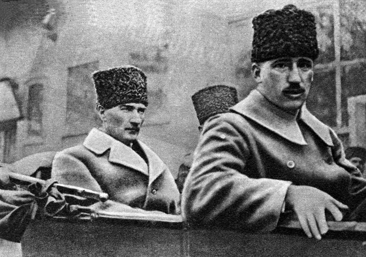 Çok özel fotoğraflarla 100 yıllık Cumhuriyet'in mimarı: Atatürk! Bazıların ilk kez göreceksiniz...