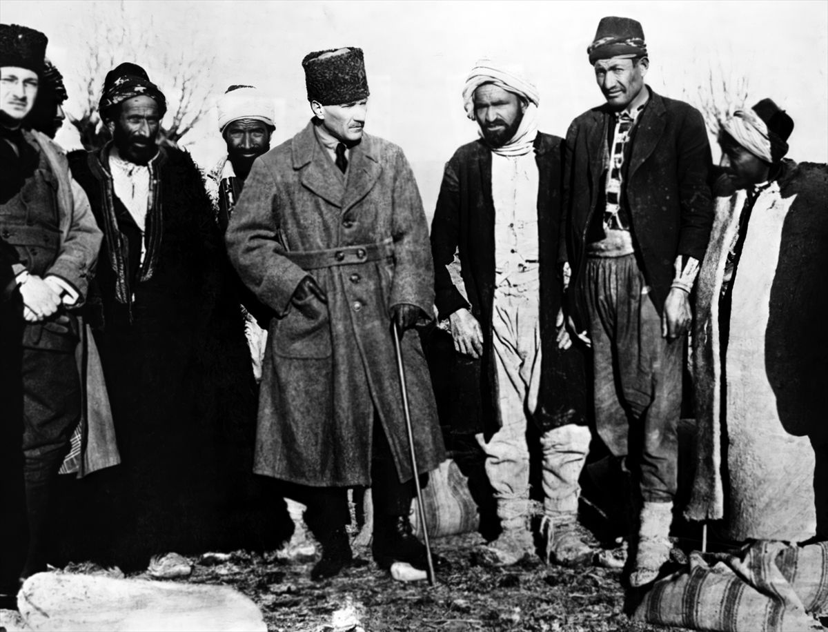 Çok özel fotoğraflarla 100 yıllık Cumhuriyet'in mimarı: Atatürk! Bazıların ilk kez göreceksiniz...