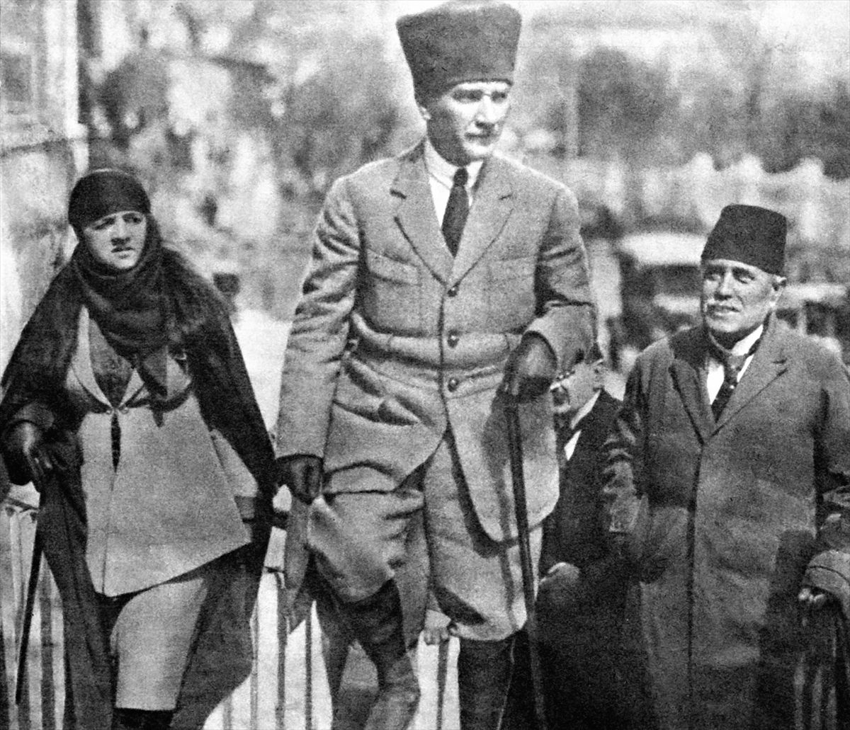 Çok özel fotoğraflarla 100 yıllık Cumhuriyet'in mimarı: Atatürk! Bazıların ilk kez göreceksiniz...