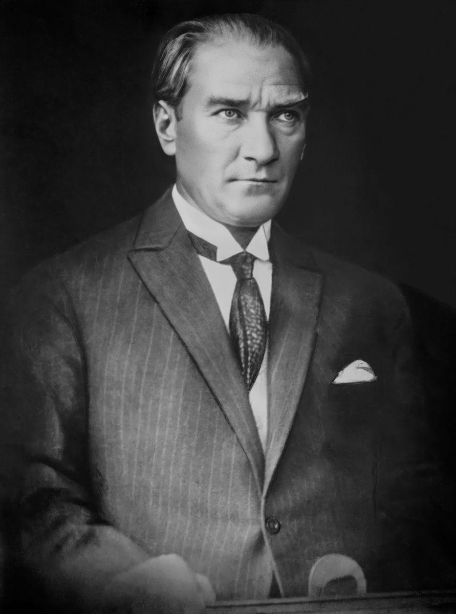 Çok özel fotoğraflarla 100 yıllık Cumhuriyet'in mimarı: Atatürk! Bazıların ilk kez göreceksiniz...