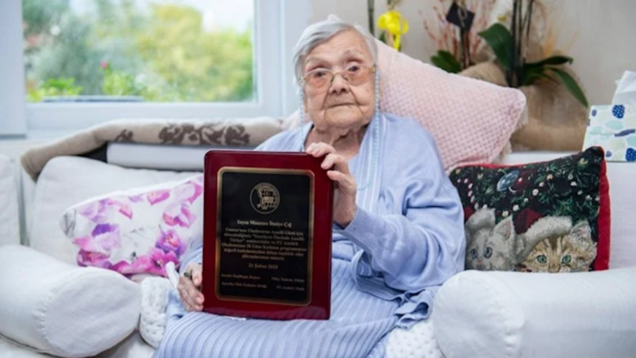 110 yaşındaki Muazzez İlmiye Çığ Cumhuriyet'i anlattı