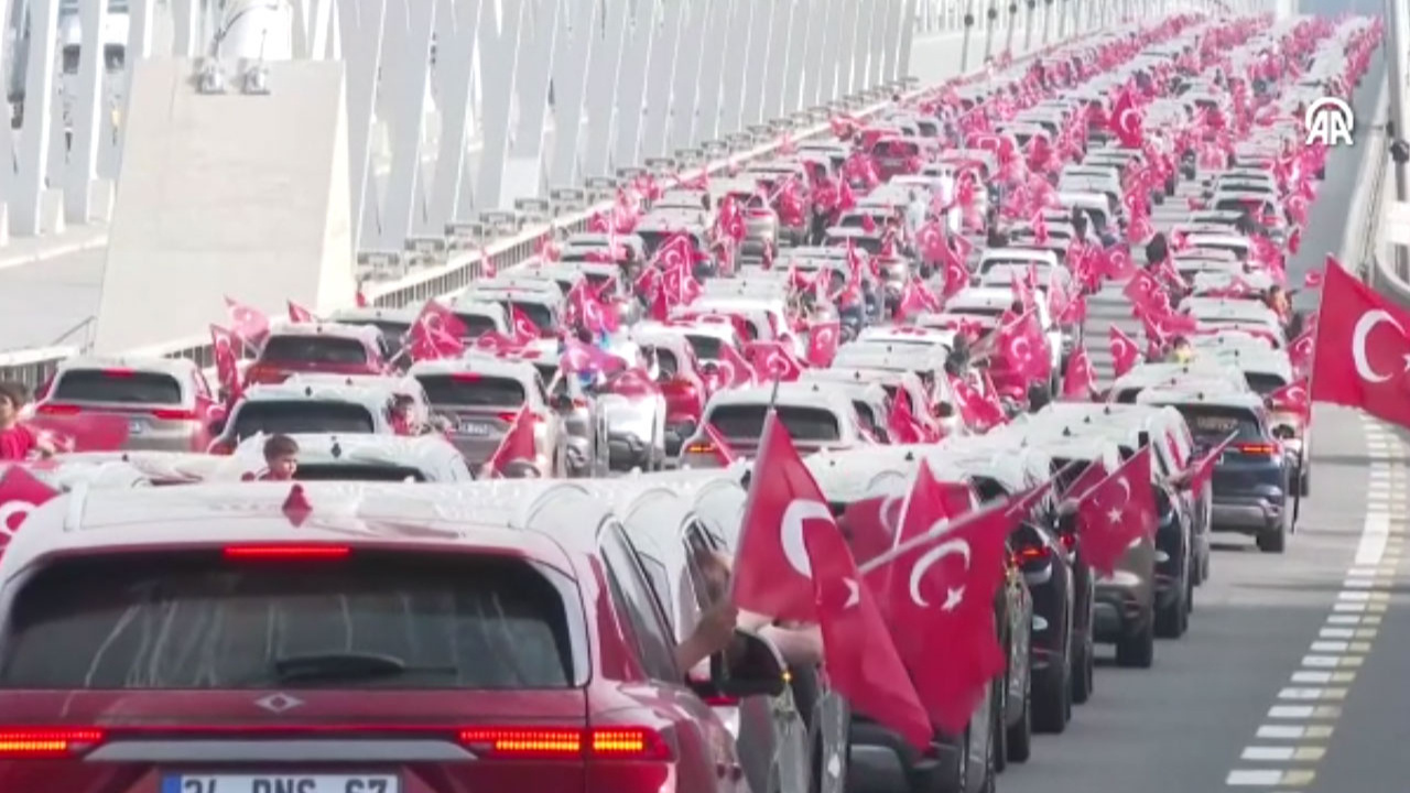 Yüzlerce Togg Yavuz Sultan Selim Köprüsü'nden geçti!