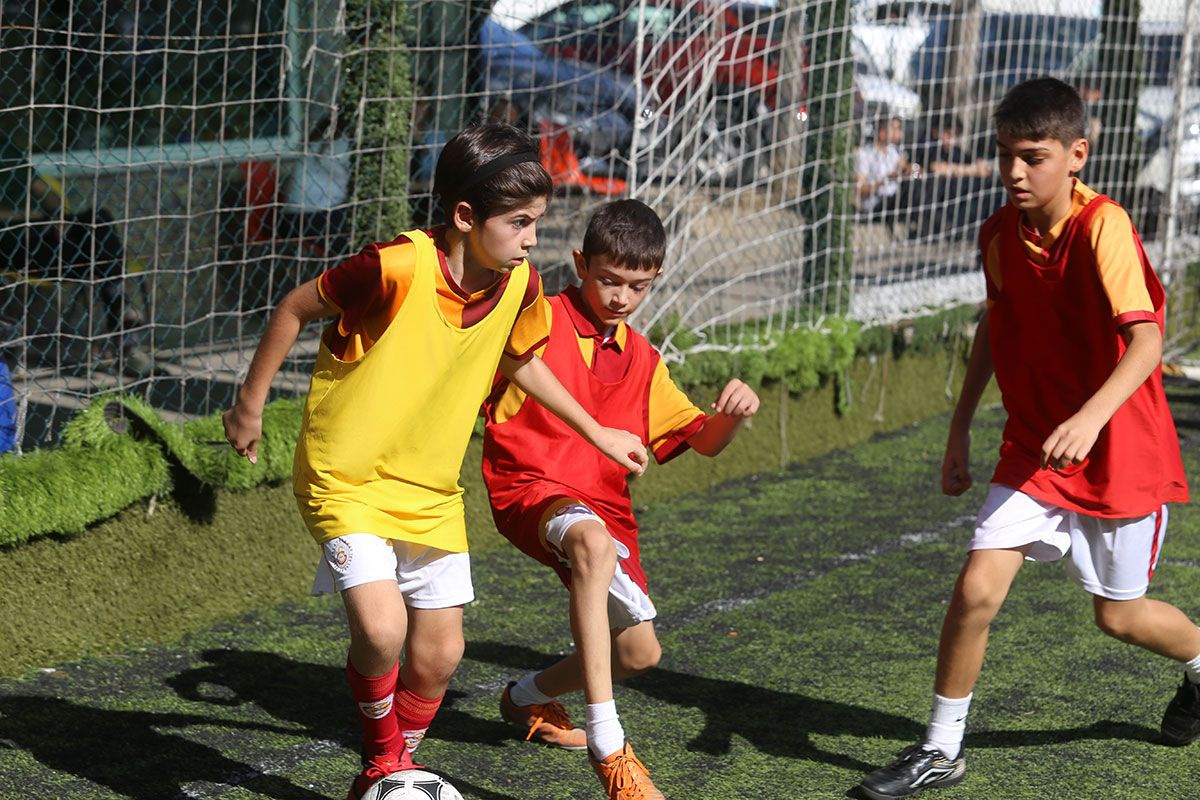 Bu çocuk değişik! 12 yaşında sabah akşam bir kilo soğan ve 12 diş sarımsak yiyor!