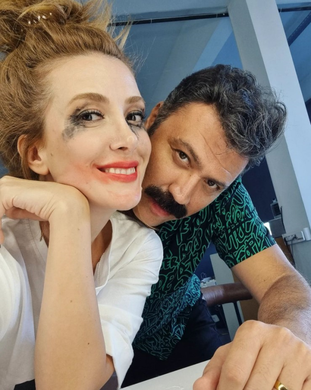 Evli oyuncu, rol arkadaşıyla dudak dudağa! Bülent Emrah Parlak ile Elit Andaç Çam kameralara böyle yakalandı