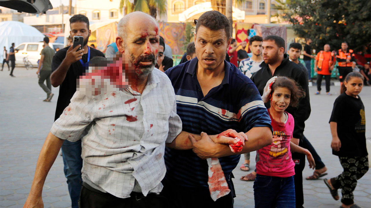 İsrail 12 bin kişi olan hastaneyi vurmakla tehdit etti! Gazze'ye kara operasyonları genişliyor....