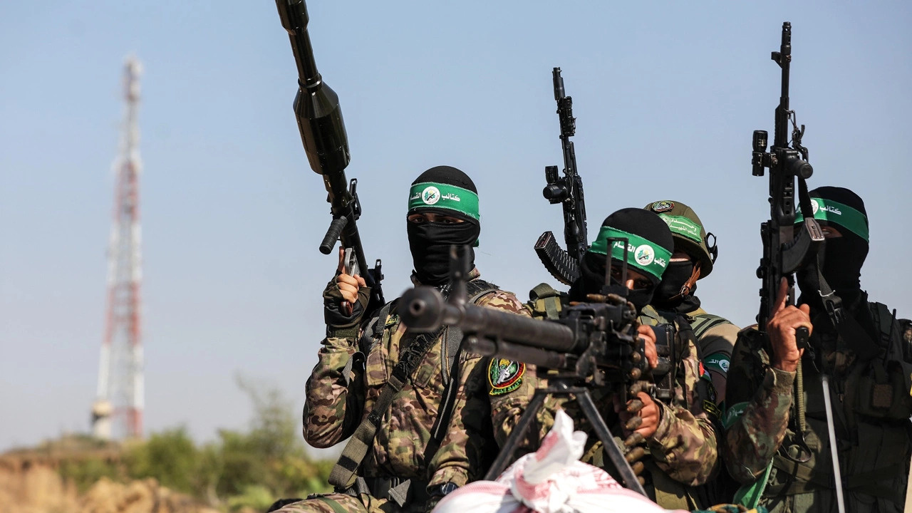 Kassam Tugayları: Gazze'nin kuzeyinde İsrail'e ait 2 askeri aracı imha ettik