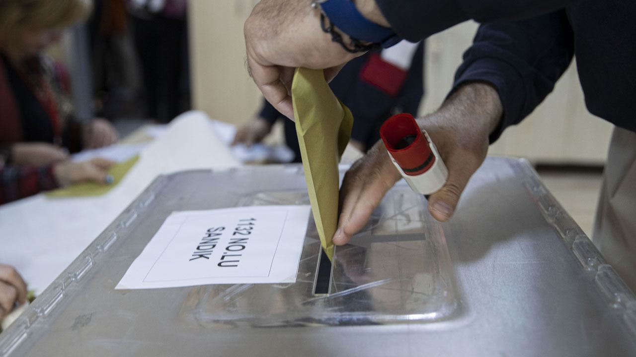 Son seçimi bilen Hakan Bayrakçı şaşırtan yeni İstanbul adayları anket sonuçlarını paylaştı