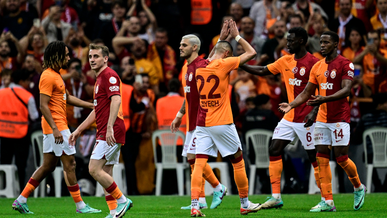 Galatasaray sahasında Kasımpaşa'yı 2-1 mağlup etti