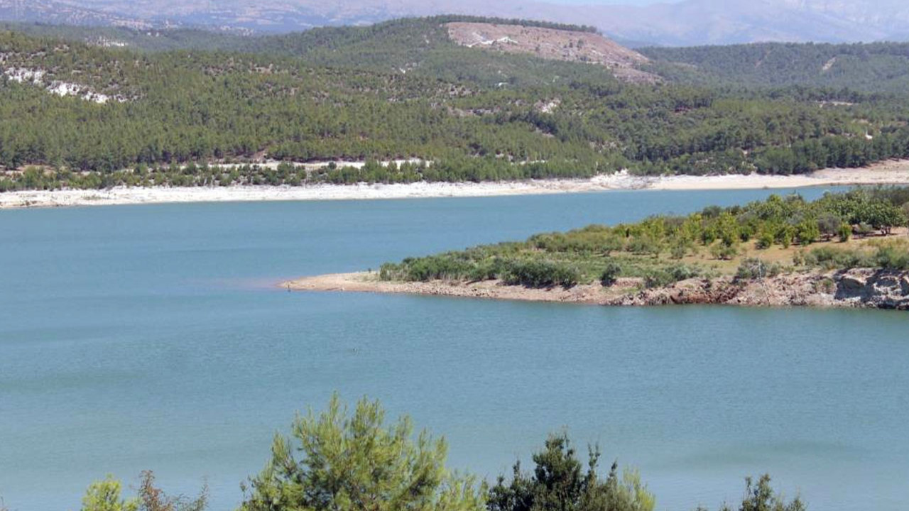 Aydın Karacasu Barajı’nda su yüzde 35 azaldı!