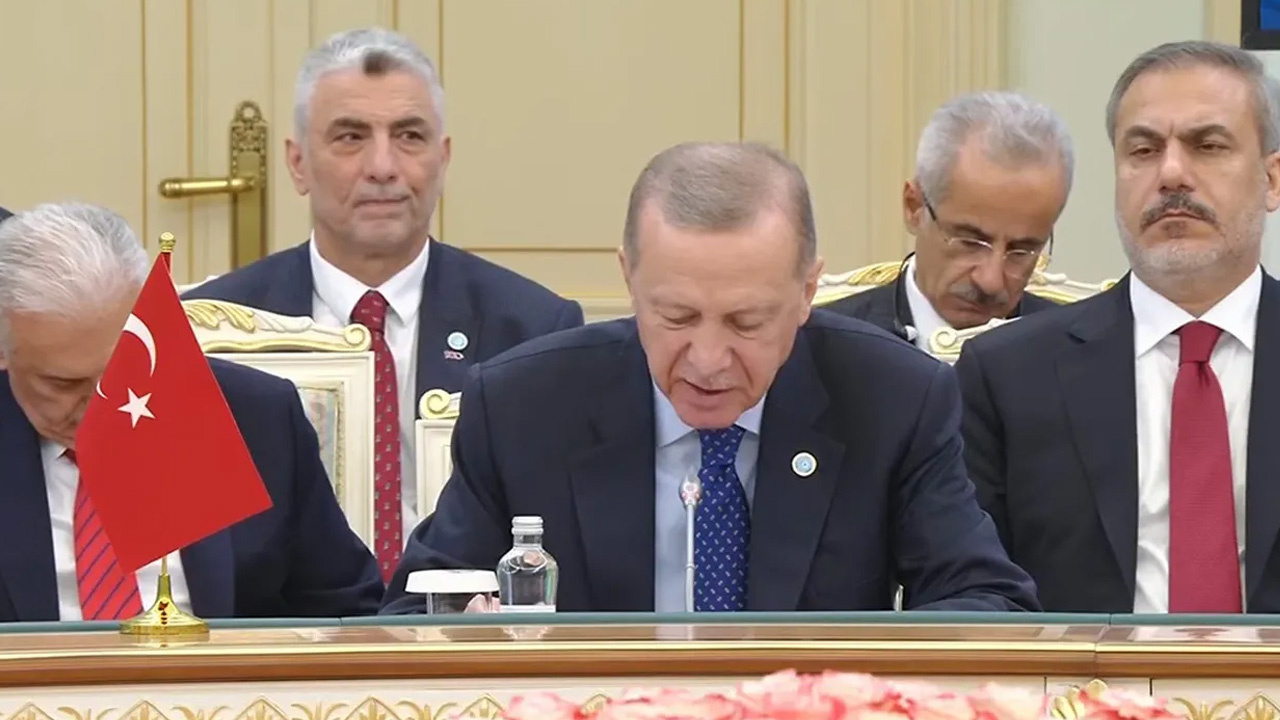 Cumhurbaşkanı Recep Tayyip Erdoğan, Türk Devletleri Teşkilatı (TDT) Devlet Başkanları Konseyi 10. Zirvesi'nde konuştu