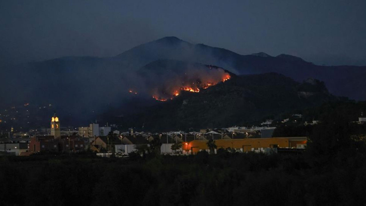 İspanya'da orman yangını: Bin 400 hektarlık alan kül oldu!
