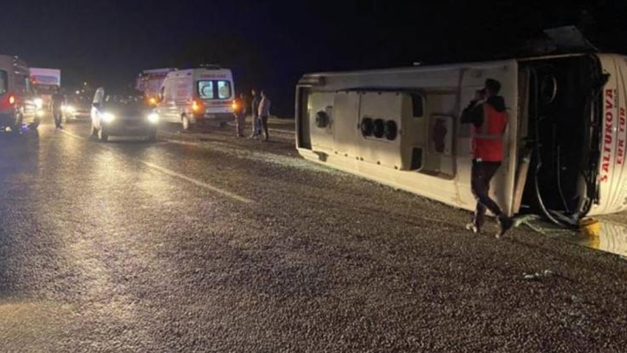 Zonguldak'ta kamyonet ile otobüs çarpıştı: 11 yaralı