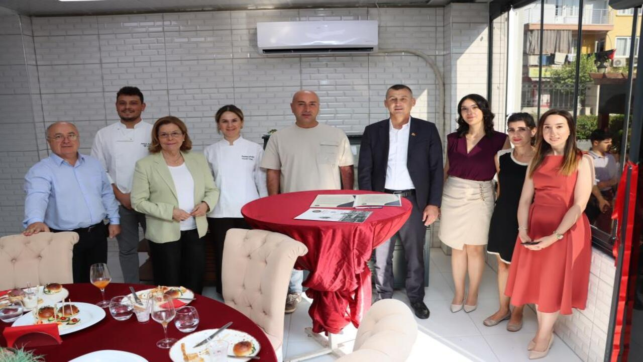 Mersin'de Mutfak Sanatları Bölümü öğrencileri için ceket giyme töreni düzenlendi
