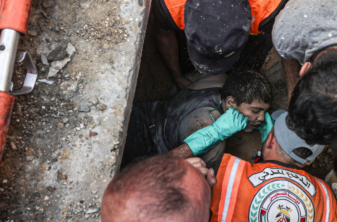 İsrail kana vahşete doymuyor! Gazze'de öldürülen Filistinlilerin sayısı 10 bini geçti