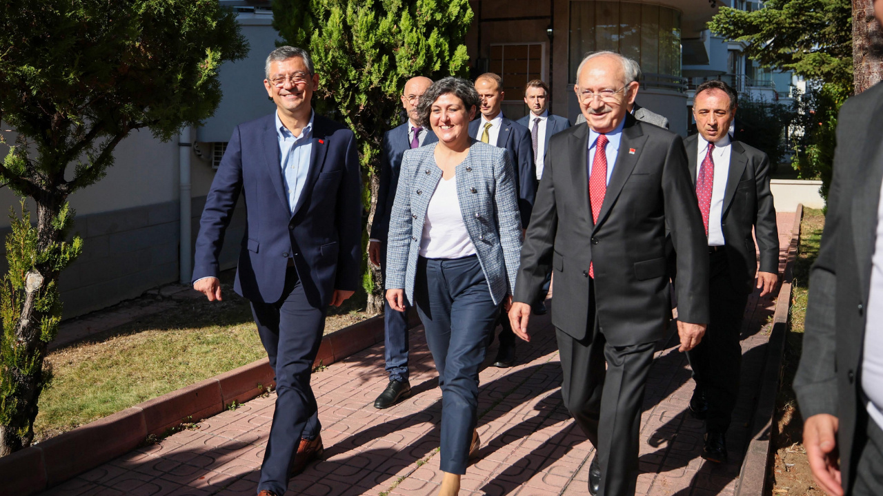 CHP Genel Başkanı Özgür Özel, Kemal Kılıçdaroğlu'nu evinde ziyaret etti