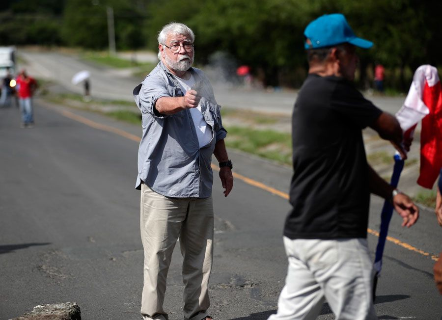 Panama’da 77 yaşındaki ABD'li, yolu kapatan iki aktivisti böyle öldürdü o anlar görüntülendi