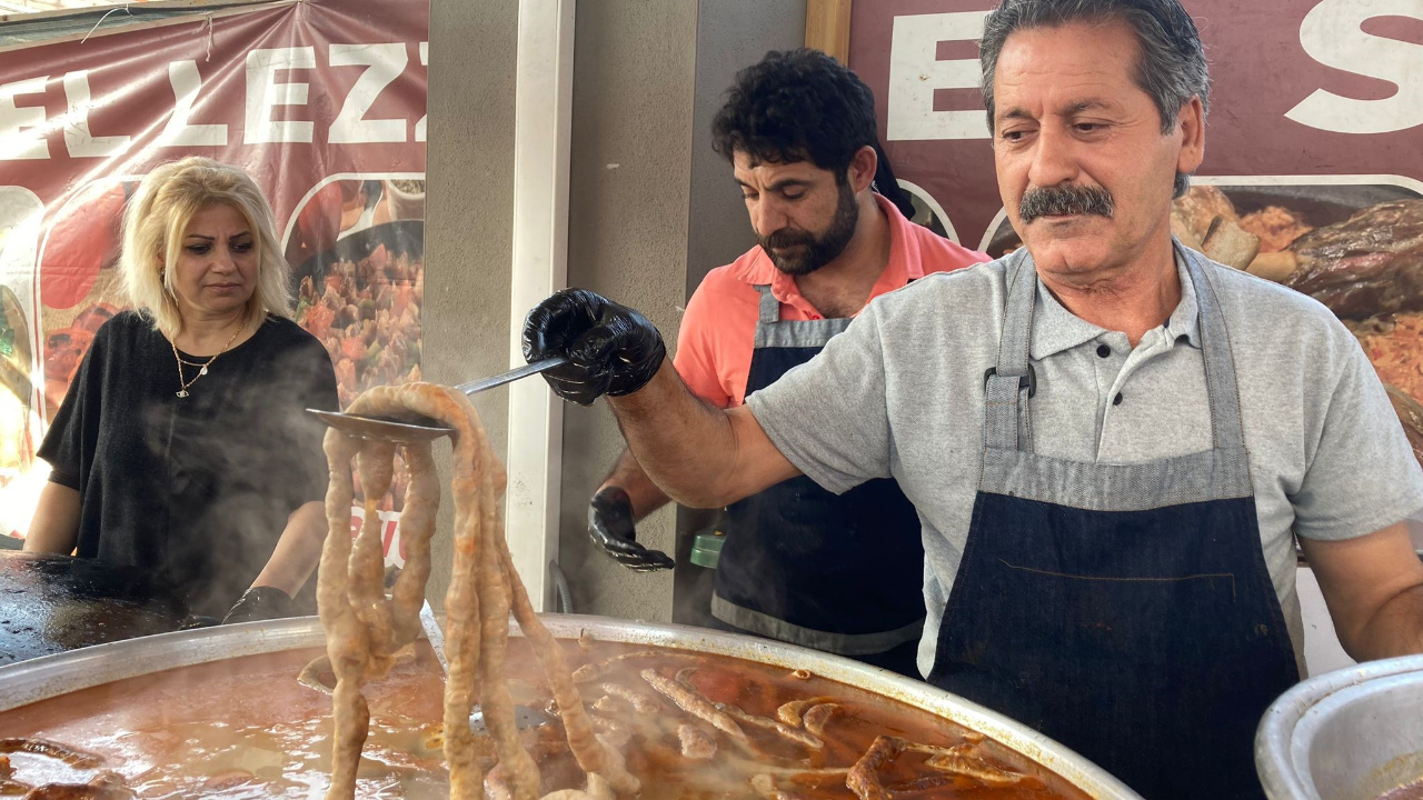 Ankara'da şırdan yeme yarışması renkli görüntülere sahne oldu