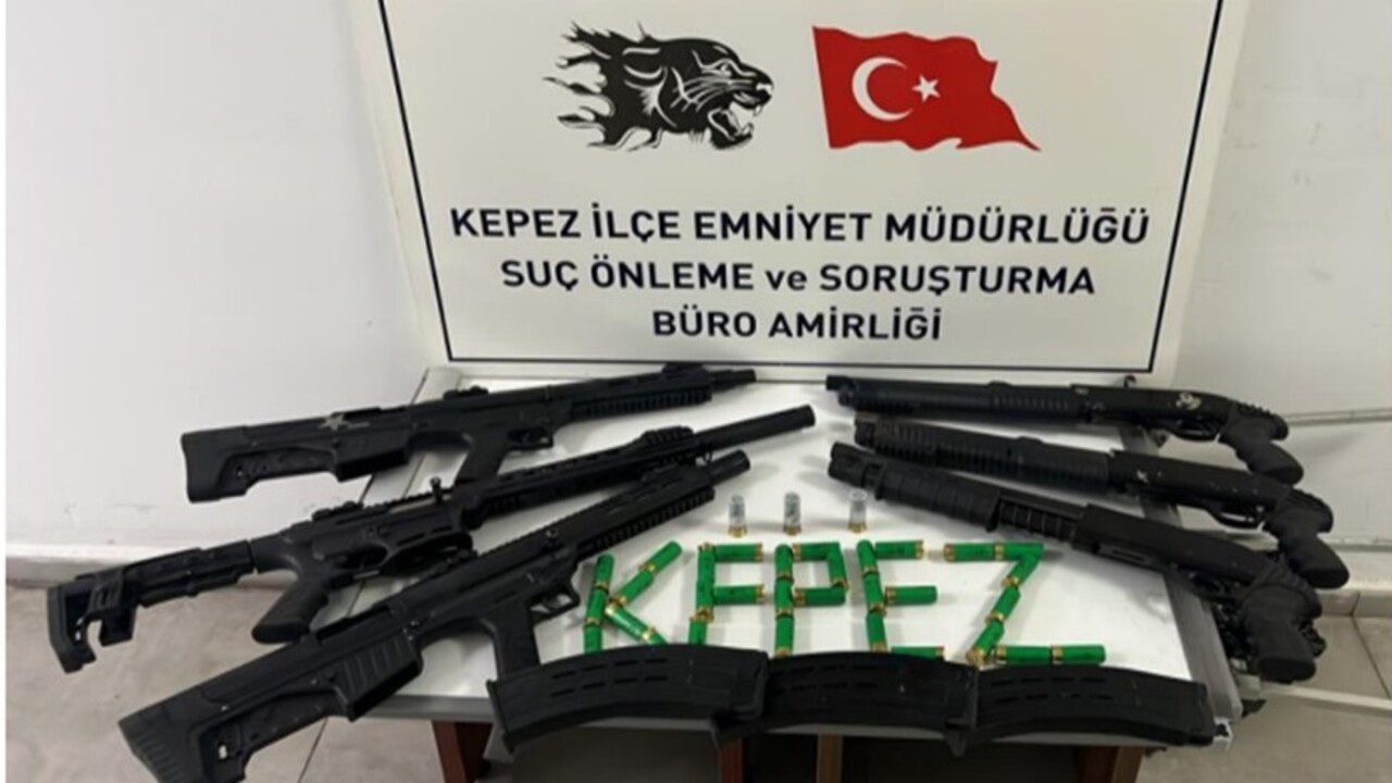 Antalya’da yapılan operasyonlarda aranan 18 firari yakalandı