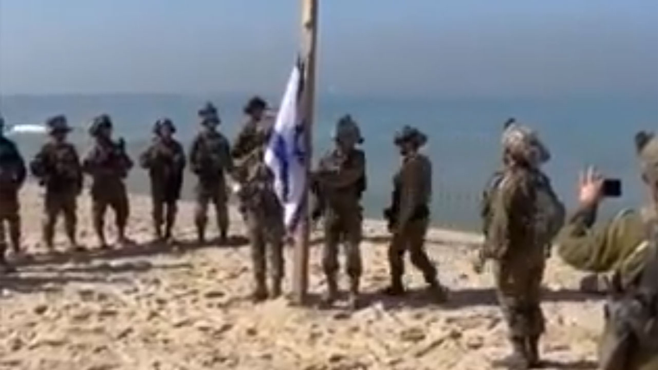 İsrail, Gazze sahillerini işgal edip bayrak dikti! 'Gazze kuşatmasını tamamladık!'