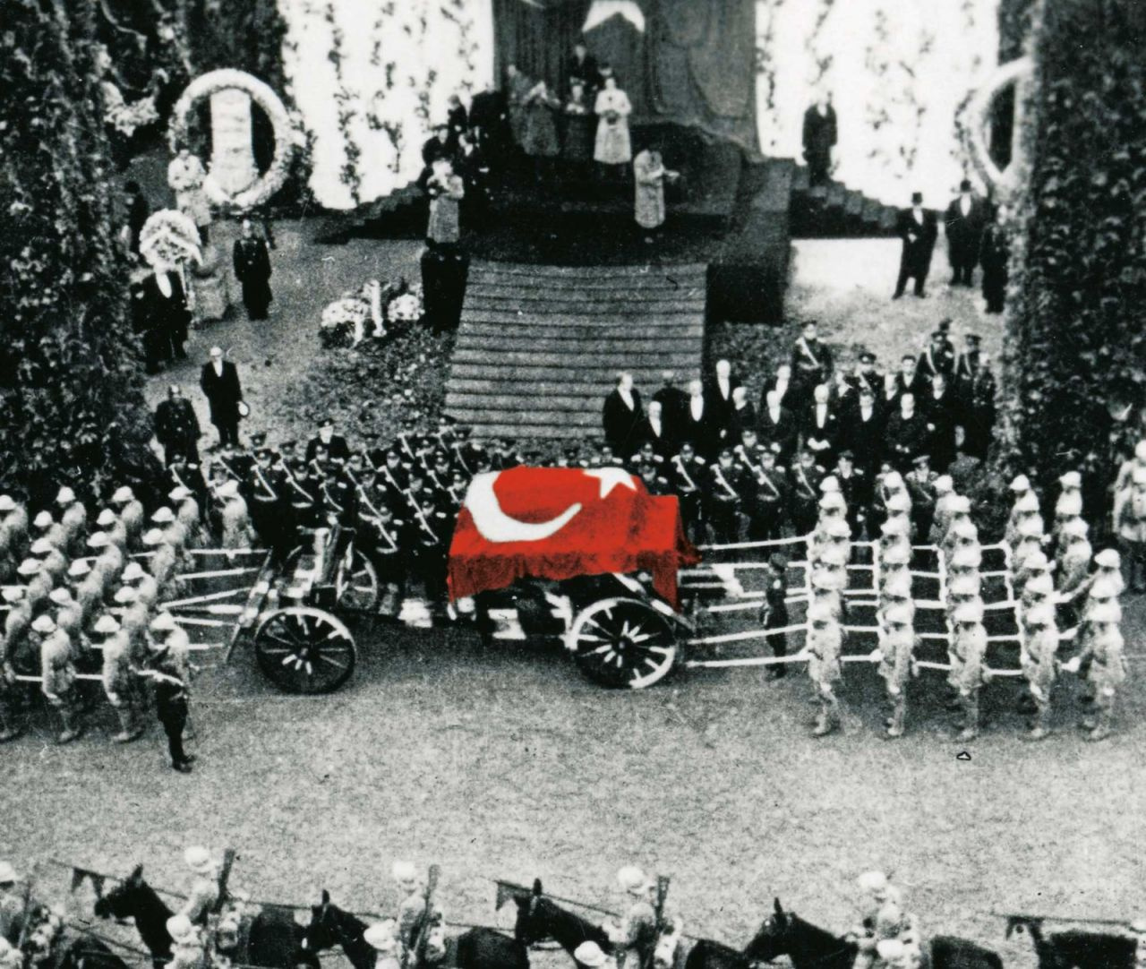 Ulu Önder Atatürk'ü vefatının 85. yılı! Acı haber Resmi Gazete'de böyle duyurulmuştu