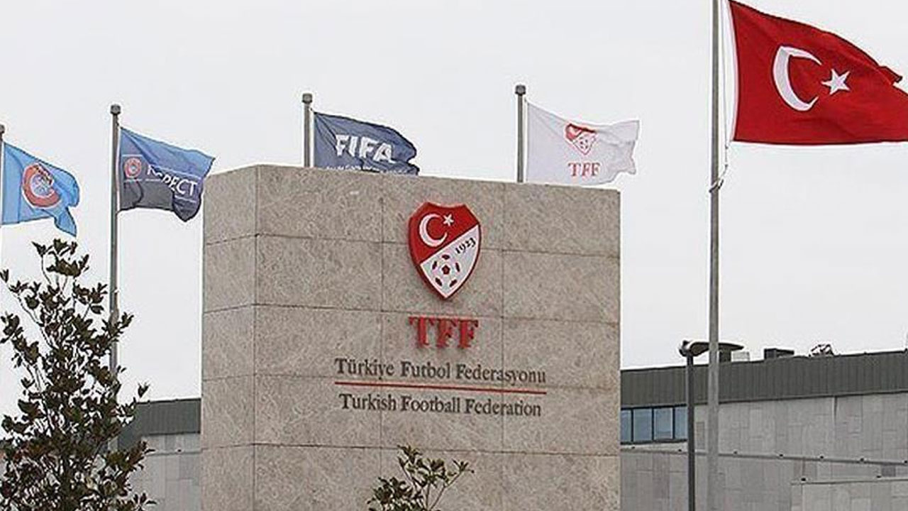 PFDK'dan Fenerbahçe'ye tribün ve para cezası