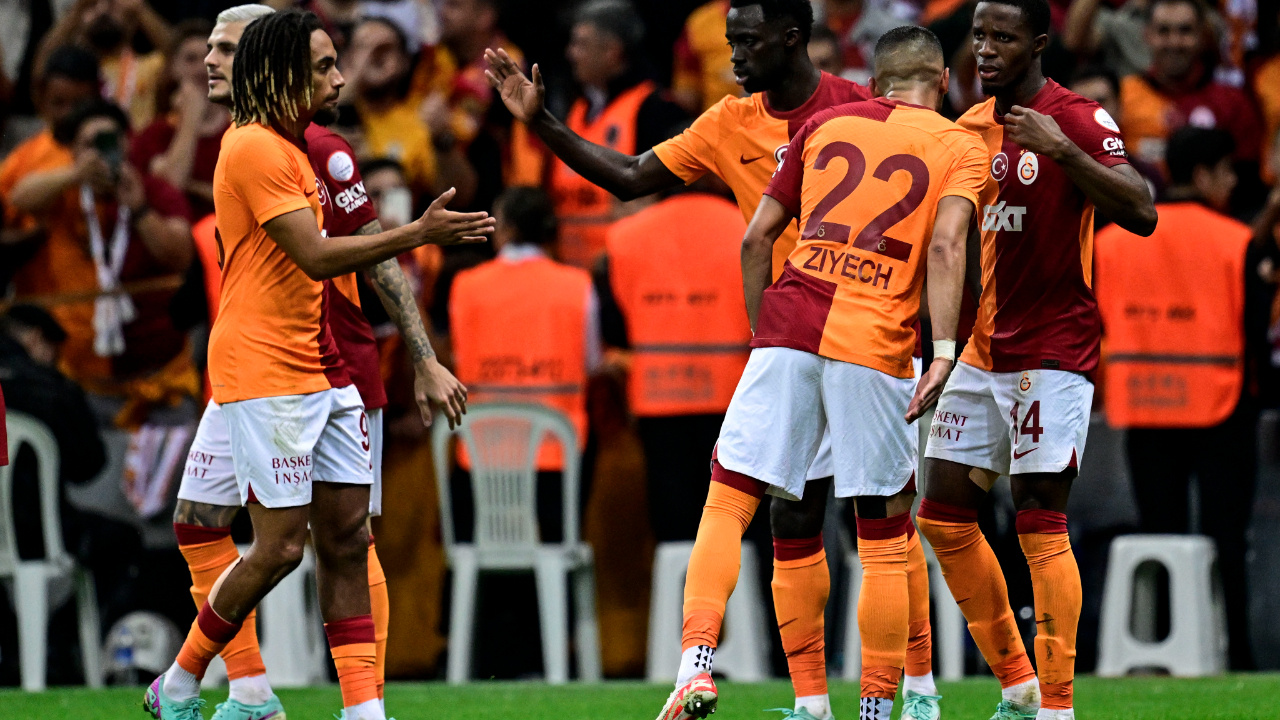 Galatasaray, Süper Lig'in 12. haftasında deplasmanda Hatayspor'a yenildi