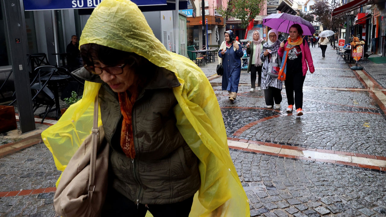 Edirne'de sağanak yağış etkili oldu!