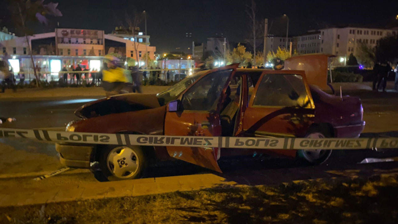Otomobil yayalara çarptı: 5 kişi hayatını kaybetti