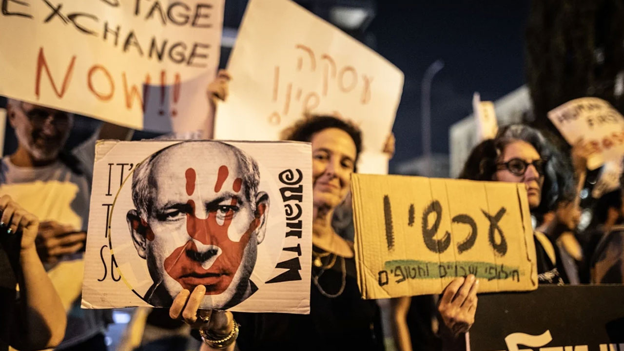 Gazze'de ateşkes isteyen İsraillilerden Tel Aviv'de yeni protesto