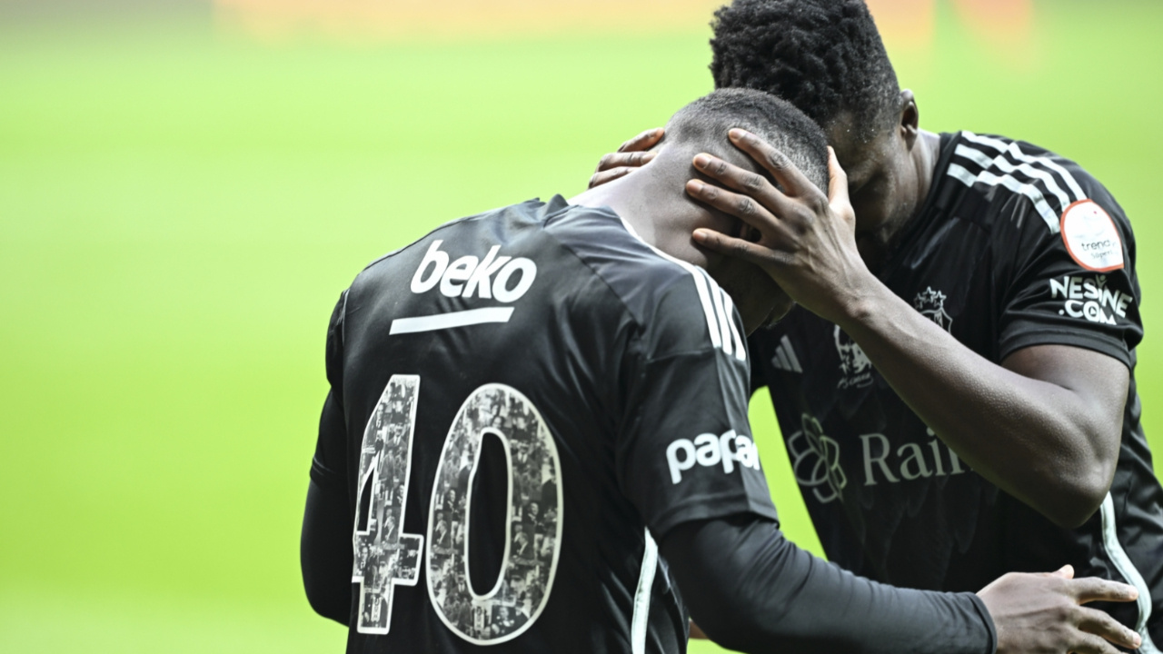 Beşiktaş, Başakşehir'i tek golle geçti, Rıza Çalımbay galibiyetle başladı