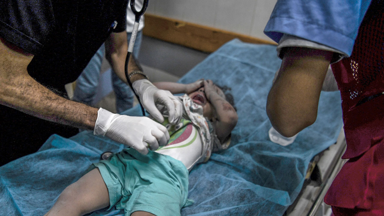 İsrail ordusu Şifa Hastanesi'nin yoğun bakım ünitesini vurdu