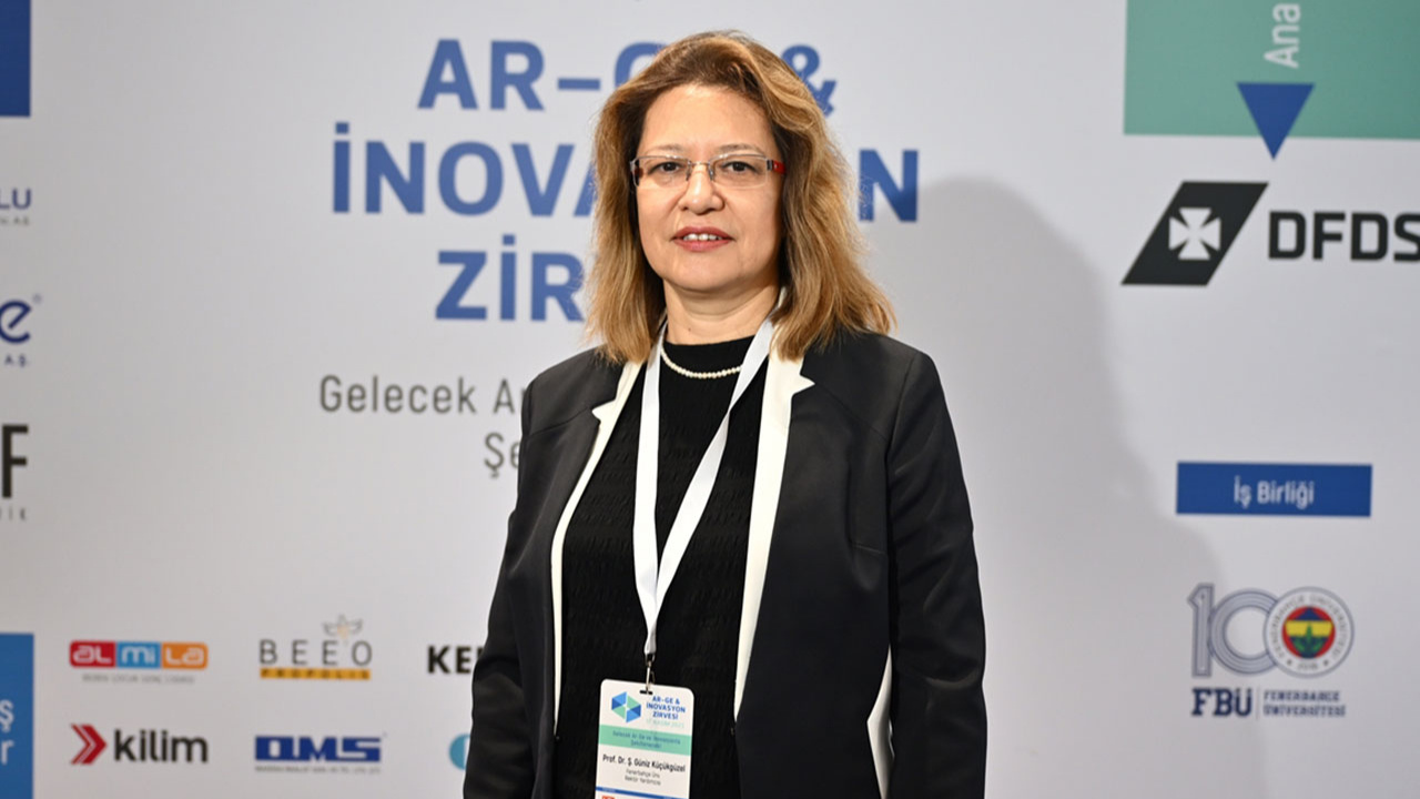 Fenerbahçe Üniversitesi'nde "AR-GE ve İnovasyon Zirvesi" yapıldı