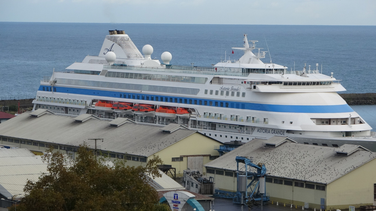 Sonbahar'da Trabzon'a dev gemiyle Rus turist akını oldu