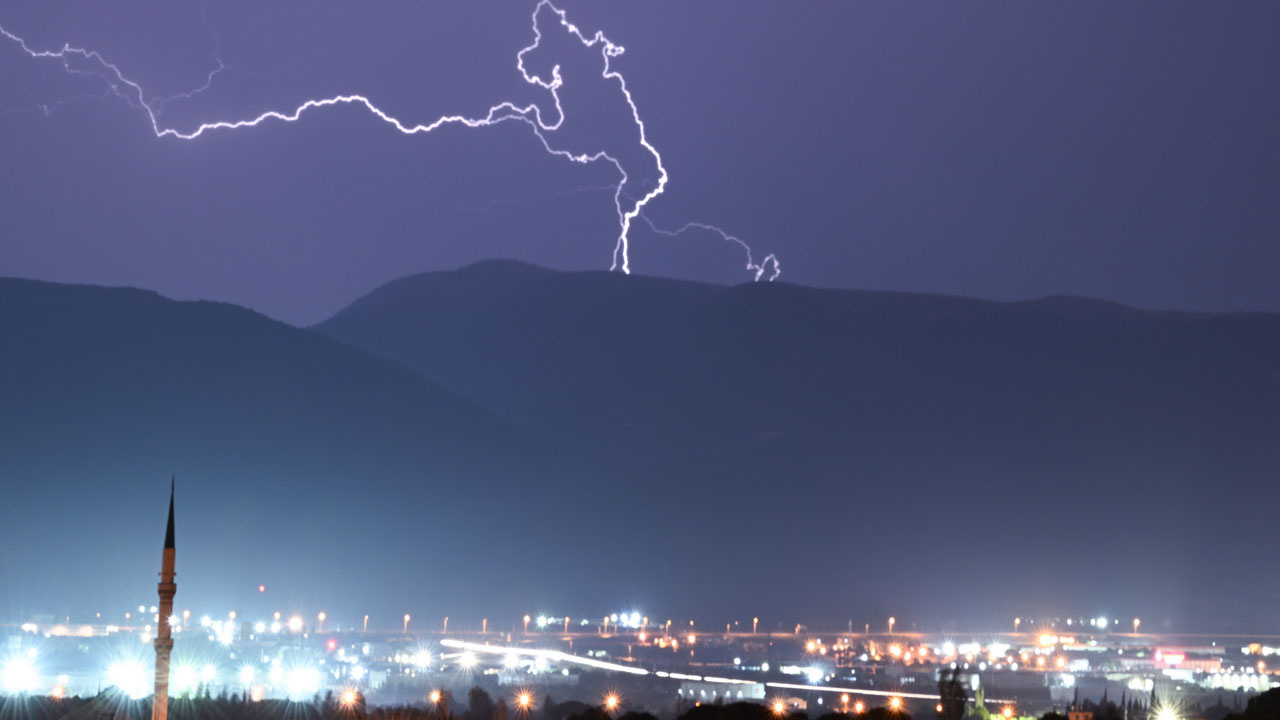 Meteoroloji az önce İstanbul için uyarı geçti! Saat verildi