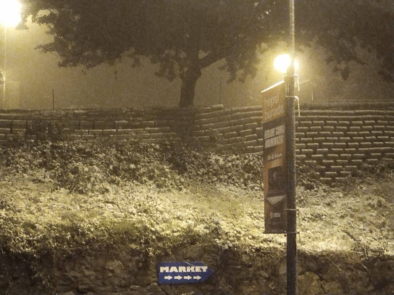İstanbul'da kar yağışı başladı! Her yer beyaza bürünmeye başladı! İşte Taksim Meydanı ve Çamlıca Tepesi...