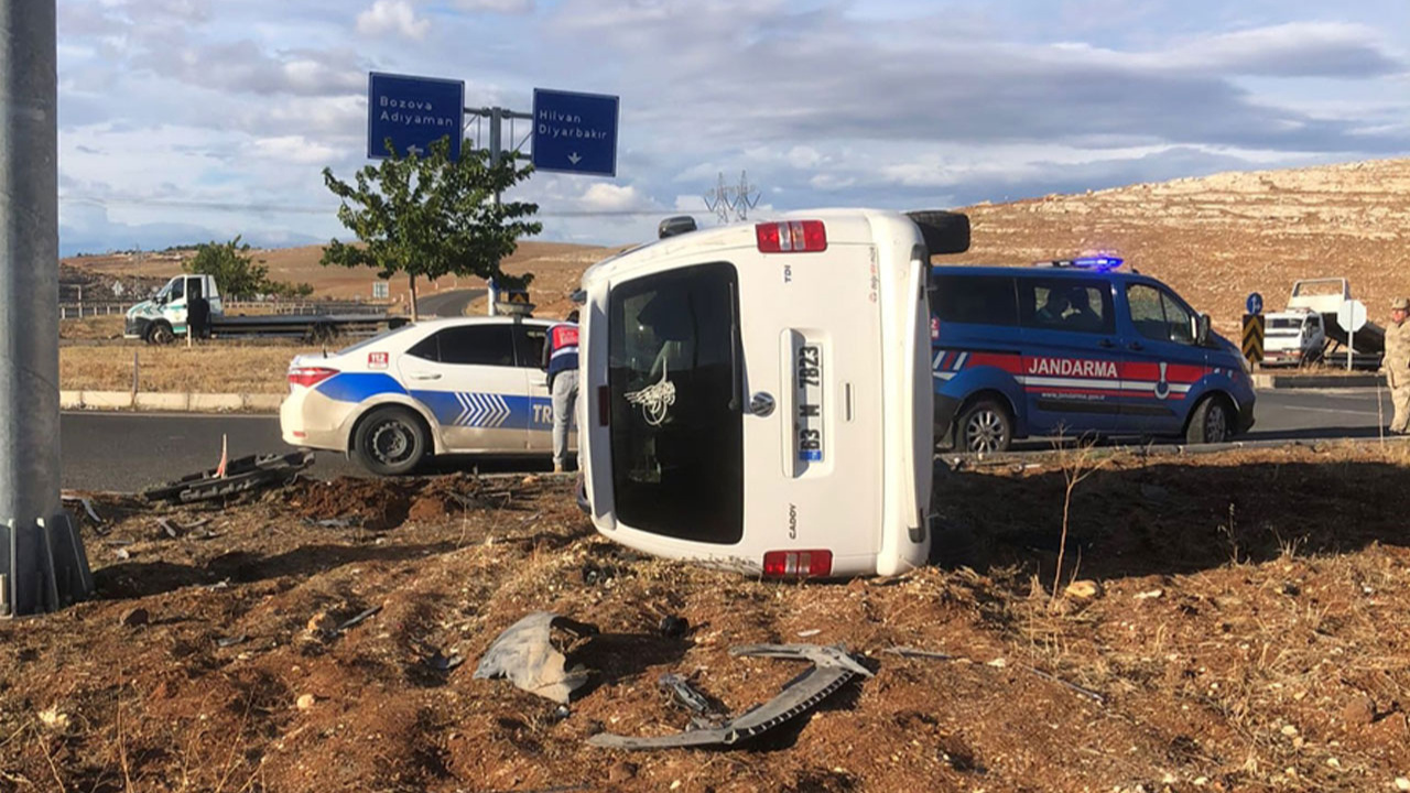 Şanlıurfa'da otomobil ile hafif ticari araç çarpıştı: 1 ölü, 3 yaralı!