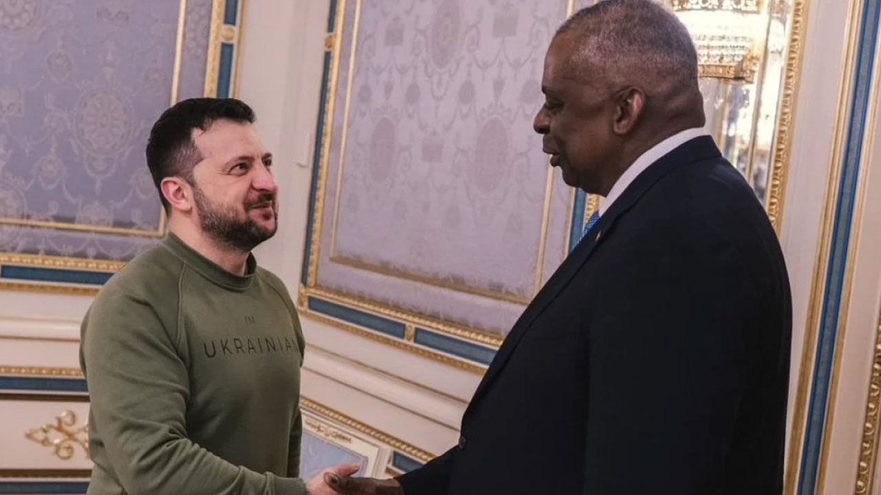 ABD Savunma Bakanı Austin'den Ukrayna'ya sürpriz ziyaret