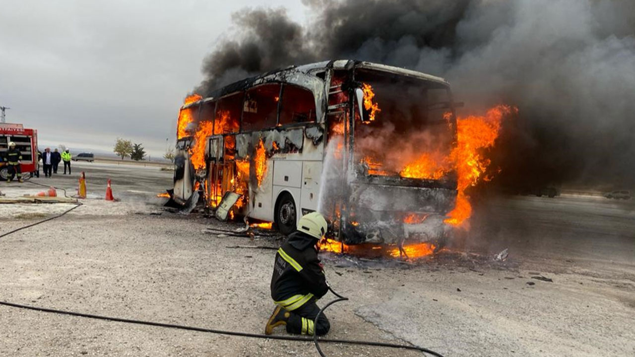 Konya'da yolcu otobüsü cayır cayır yandı!