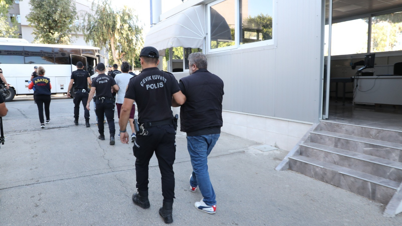 Mersin'de Alman vatandaşlarını dolandırmışlardı, 7 kişi gözaltına alındı