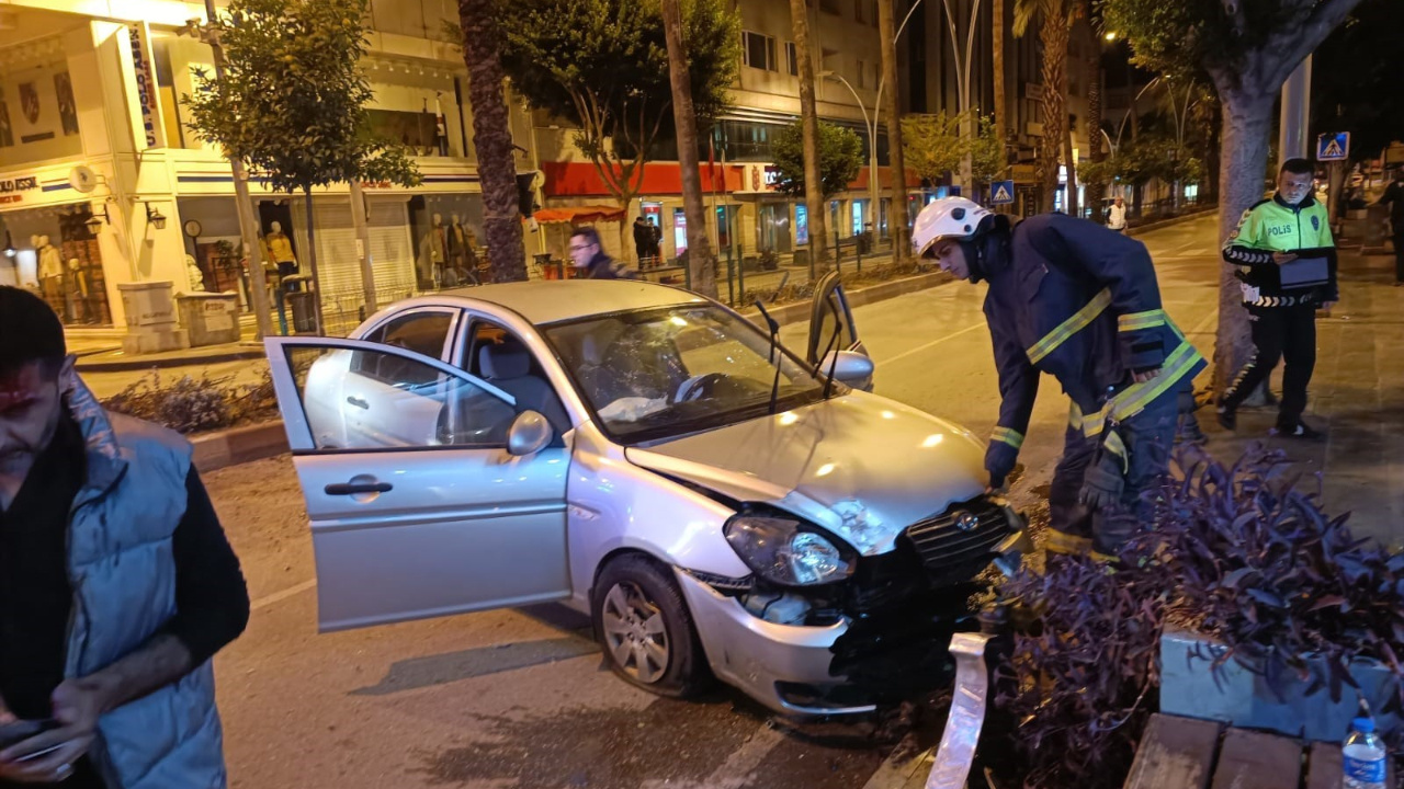 Antalya'da alkollü direksiyon başına geçen sürücü ortalığı birbirine kattı
