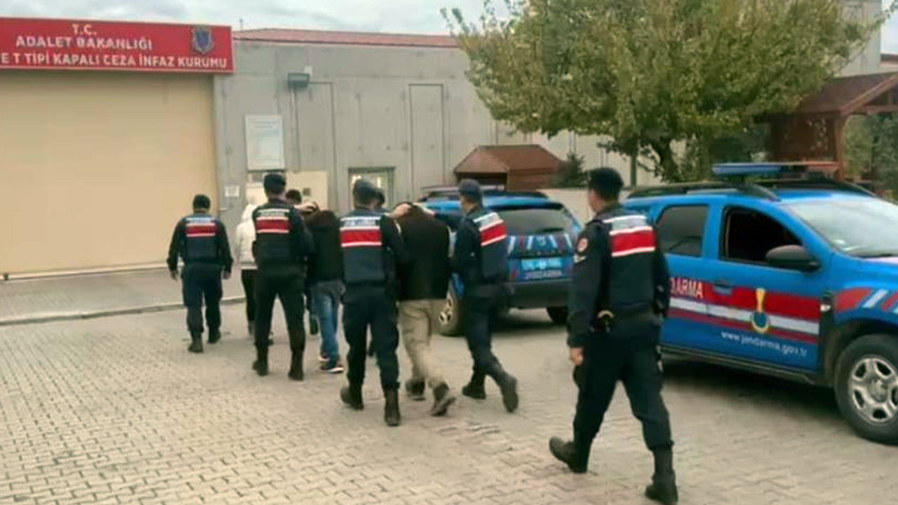 Balıkesir’de 16 düzensiz göçmen ve 3 organizatör yakalandı!