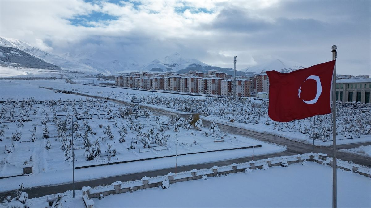 Erzurum'da 600 mezar yeri açıldı! Kara kış gelmeden yapıldı