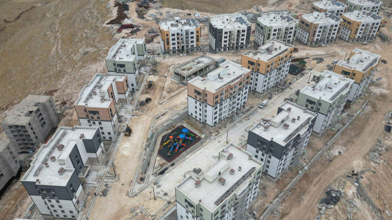 Şanlıurfa'da deprem konutlarının inşası sürüyor!