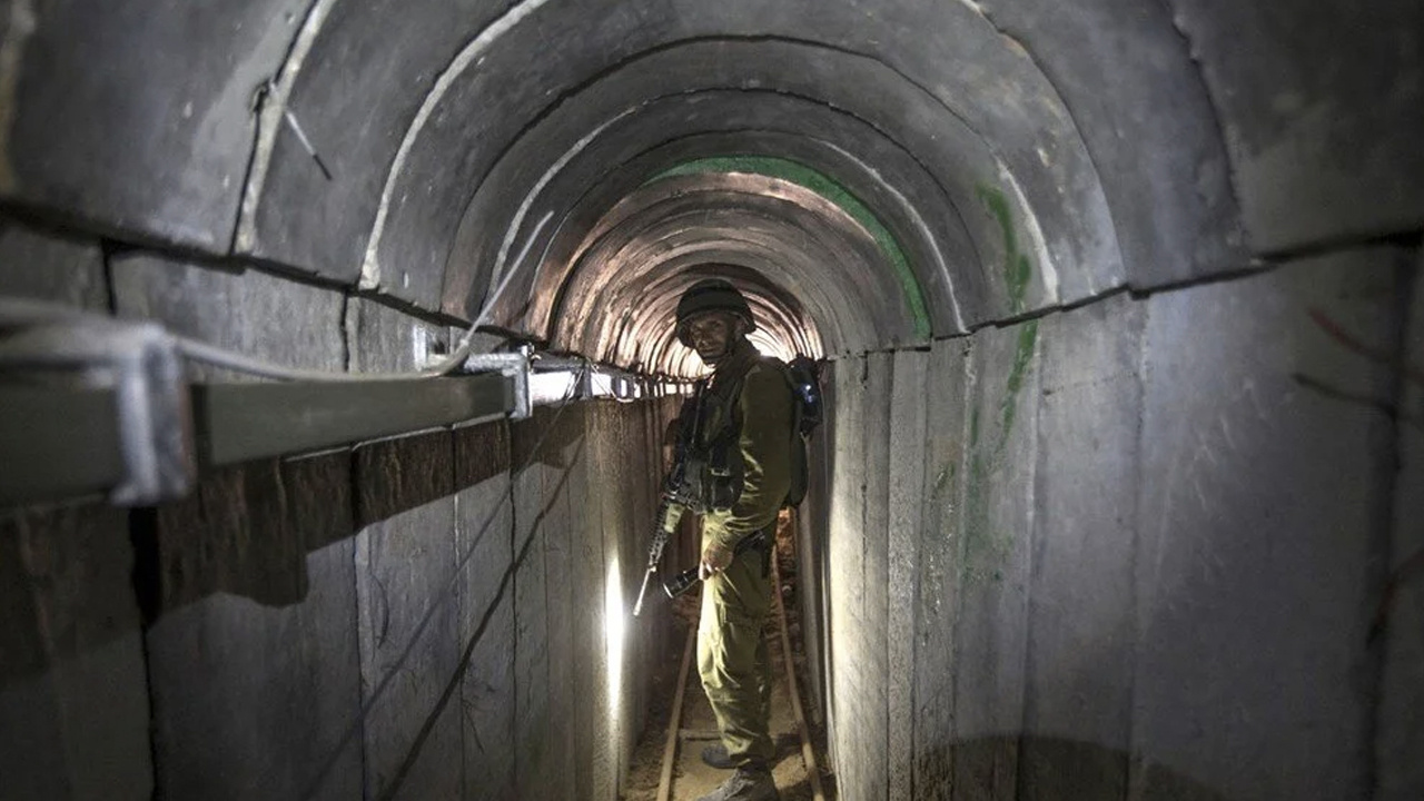 İşte Gazze'nin gizem dolu tünelleri! Hamas'ın komuta merkezi ilk kez görüntülendi