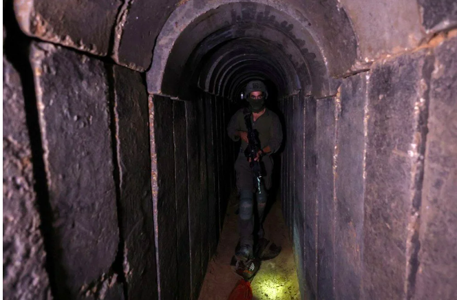 İşte Gazze'nin gizem dolu tünelleri! Hamas'ın komuta merkezi ilk kez görüntülendi