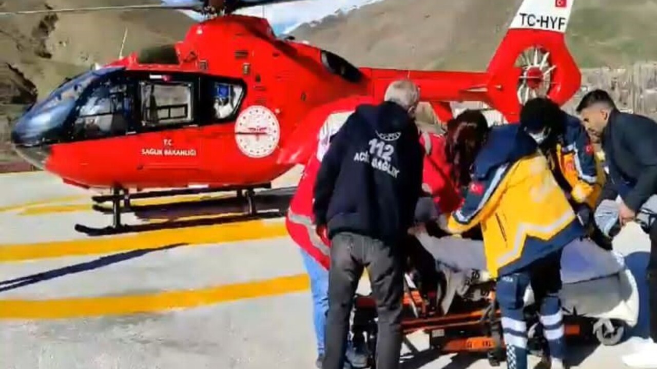 Helikopter ambulans ayağı kırık hasta için havalandı
