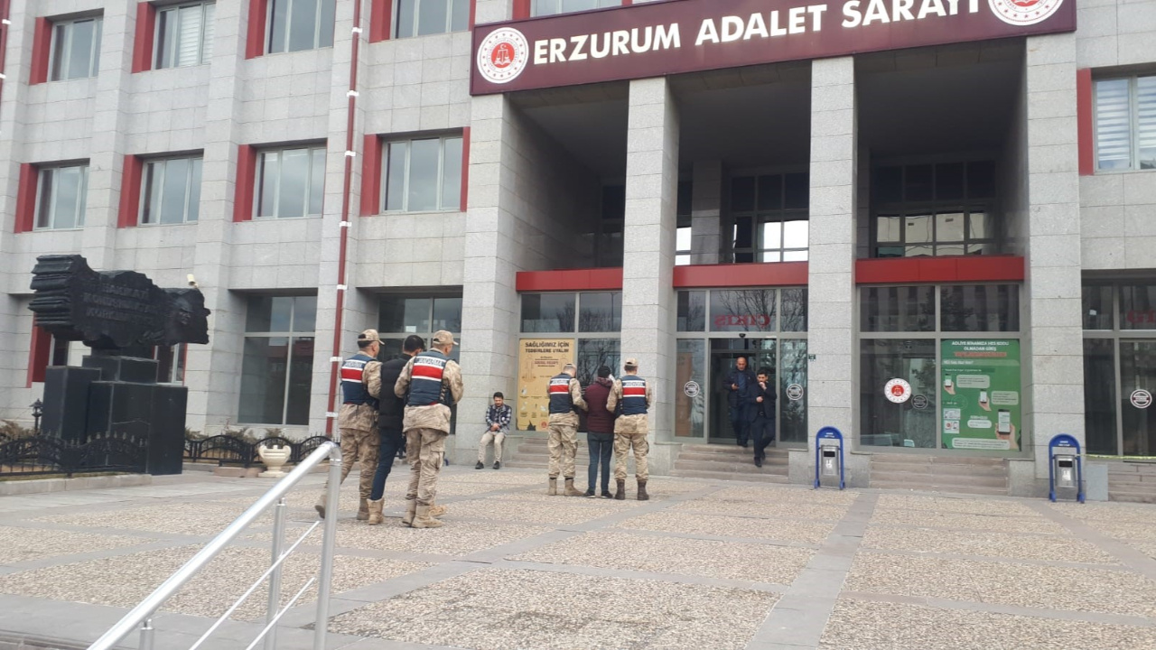 Erzurum'da aranan şahıslar Jandarma’dan kaçamadı