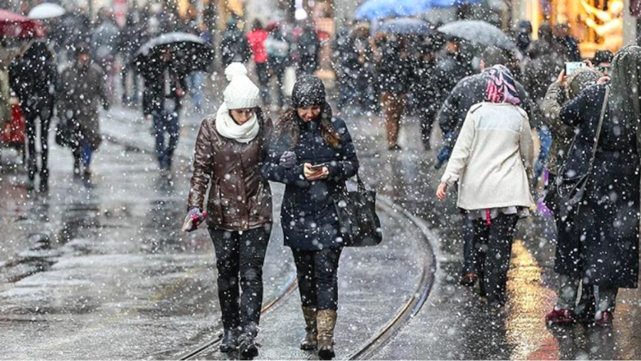 Tüm yurtta alarm, fırtına, lodos, kar! Bu gece geliyor! İşte İstanbul'a karın yağacağı saat